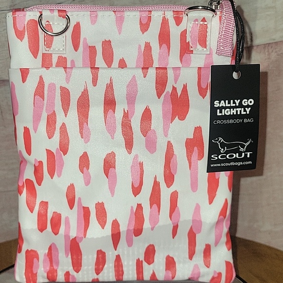 Scout Crossbody Bag - Picture 3 of 12